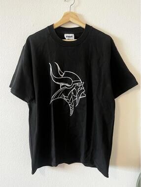 VTG Minnesota Vikings Fine Line Outline Graphic Black L NFL